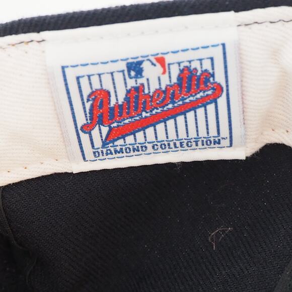 VTG New York Yankees New Era Authentic Diamond 1998 World Series Hat SZ 7 1/8 - Picture 9 of 11